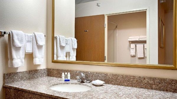 Best Western J. C. Inn image 8